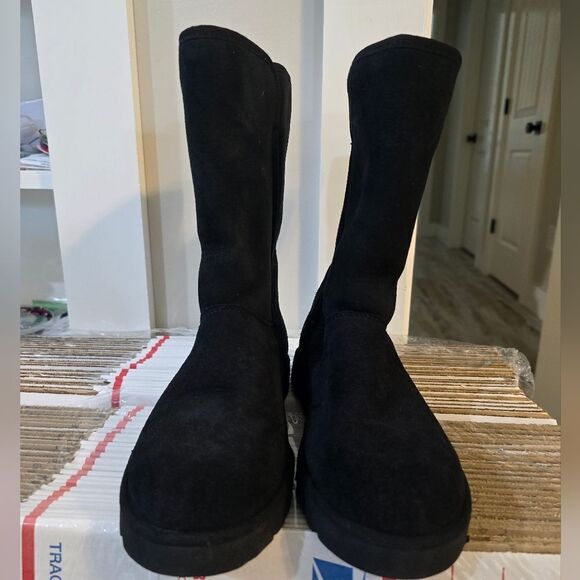 UGG Black Michelle Suede Sheepskin Boots NWOT size 5 - Picture 2 of 8